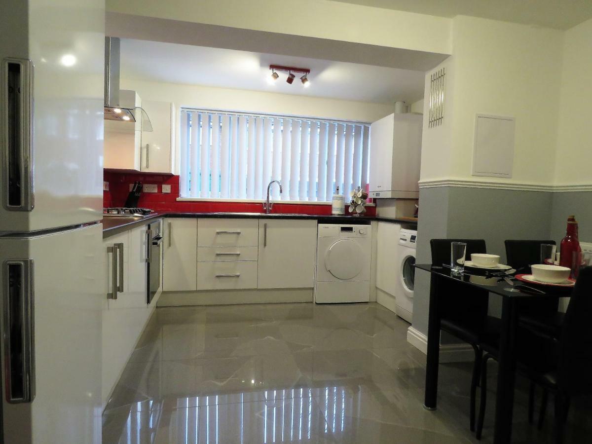 Staynec Moat House Birmingham - For Company, Contractor And Leisure Stays - Nec, Hs2, Jlr, Airport Extérieur photo