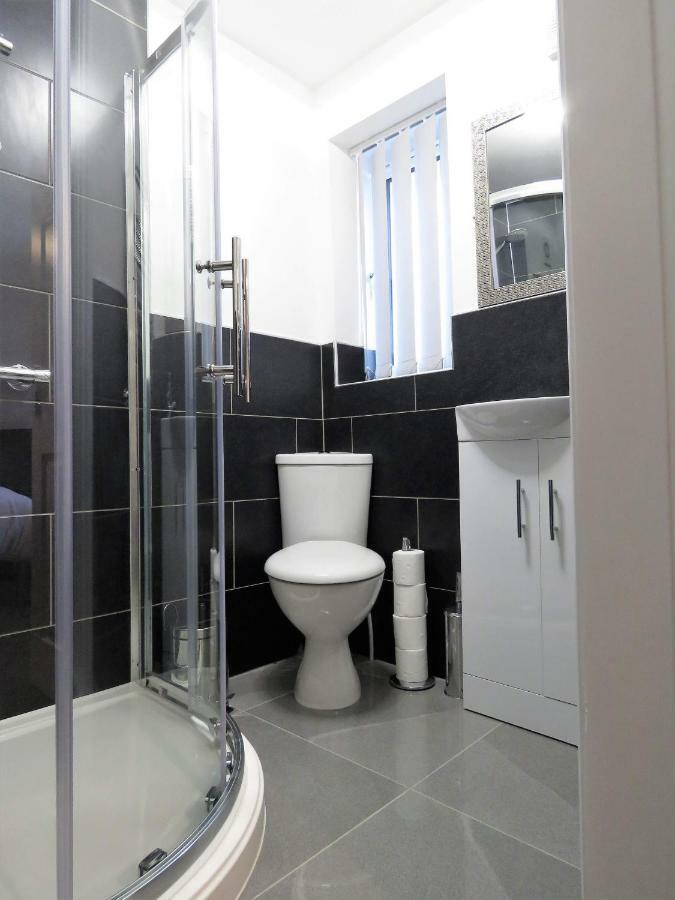 Staynec Moat House Birmingham - For Company, Contractor And Leisure Stays - Nec, Hs2, Jlr, Airport Extérieur photo